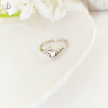 Cargar imagen en el visor de la galería, Anillo promesa con cristales Swarovski