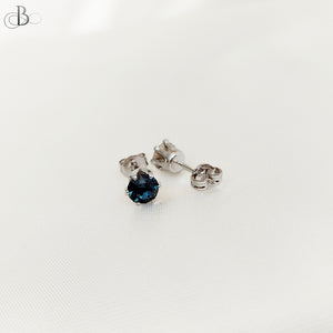 Aretes punto luz de color con cristal Swarovski