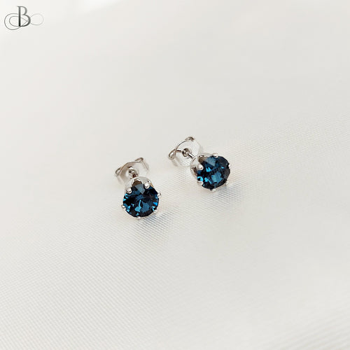 Aretes punto luz de color con cristal Swarovski
