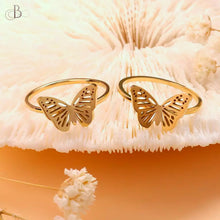 Cargar imagen en el visor de la galería, Anillo de acero mariposa dorada