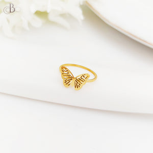 Anillo de acero mariposa dorada