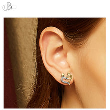 Cargar imagen en el visor de la galería, Aretes corazón de unión con cristales Swarovski