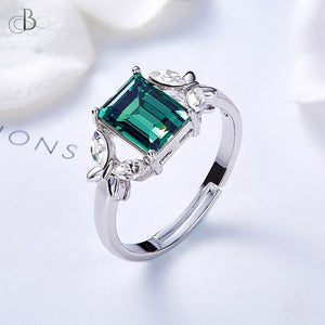 Anillo solitario color esmeralda con cristal Swarovski