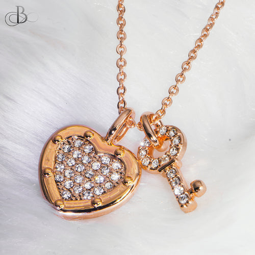 Collar corazón brillante y llave con cristales Swarovski