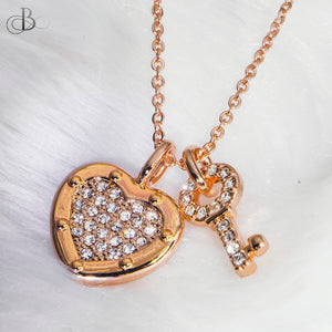 Collar corazón brillante y llave con cristales Swarovski