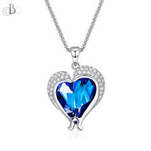 Cargar imagen en el visor de la galería, Collar corazones brillantes delfines con cristales Swarovski