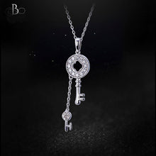 Cargar imagen en el visor de la galería, Collar llaves brillantes con cristales Swarovski