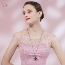 Cargar imagen en el visor de la galería, Collar cisne brillante con cristales Swarovski