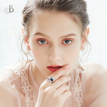 Cargar imagen en el visor de la galería, Anillo  de plata colibrí con cristales Swarovski