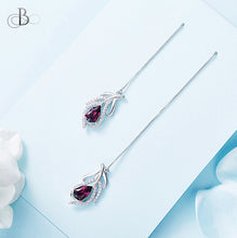 Cargar imagen en el visor de la galería, Aretes colgantes de plata color amatista de pluma con cristales Swarovski