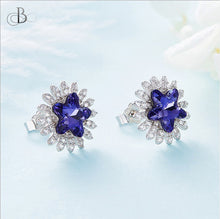 Cargar imagen en el visor de la galería, Aretes de plata estrella color cobalto con cristales Swarovski