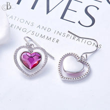 Cargar imagen en el visor de la galería, Aretes corazón de plata colgante con cristales Swarovski