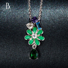 Cargar imagen en el visor de la galería, Collar de plata flor color esmeralda con cristales Swarovski