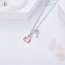 Cargar imagen en el visor de la galería, Collar de plata candado y llave con cristales Swarovski