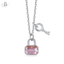 Cargar imagen en el visor de la galería, Collar de plata candado y llave con cristales Swarovski