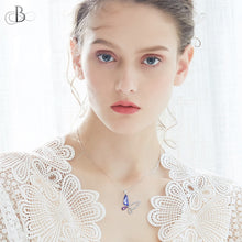 Cargar imagen en el visor de la galería, Collar de plata mariposa con cristales Swarovski y cadena de plata