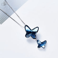 Cargar imagen en el visor de la galería, Collar de plata mariposas azules con cristales Swarovski