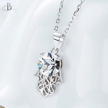 Cargar imagen en el visor de la galería, Collar Hamsa de plata con cristal Swarovski