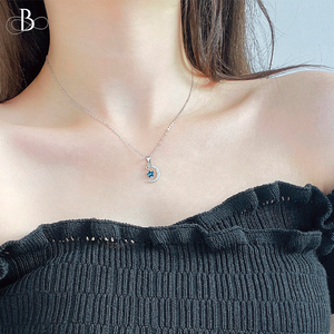 Collar de plata media luna y estrella brillante con cristales Swarovski