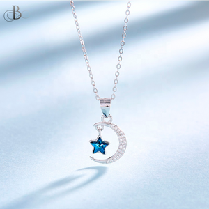 Collar de plata media luna y estrella brillante con cristales Swarovski