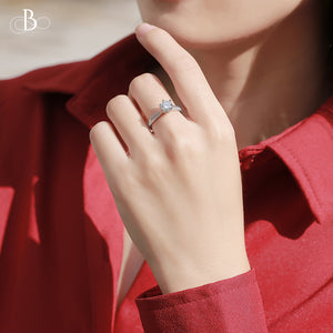 Anillo de compromiso Praga con diamante moissanita